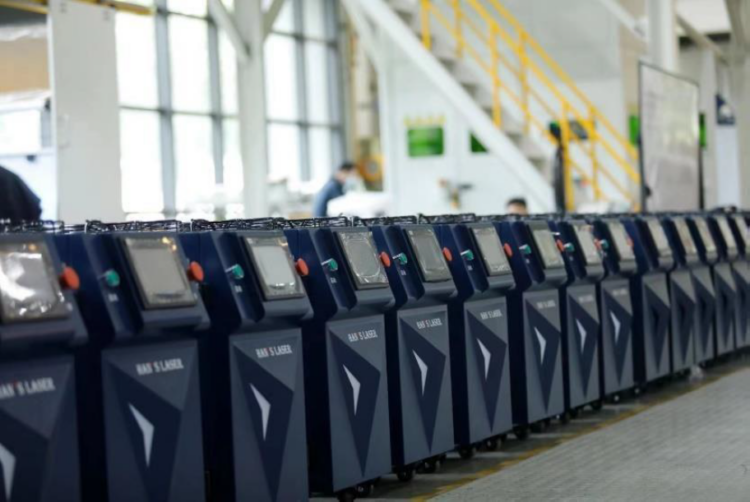 Han’s Laser kézi lézerhegesztő gép
